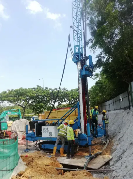 AM-6 crawler rig for reinforcement spray foundation treatment