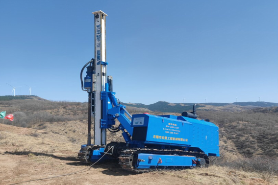 Thiết bị đóng cọc Ammann tại công trường dự án tại Trung Đông.